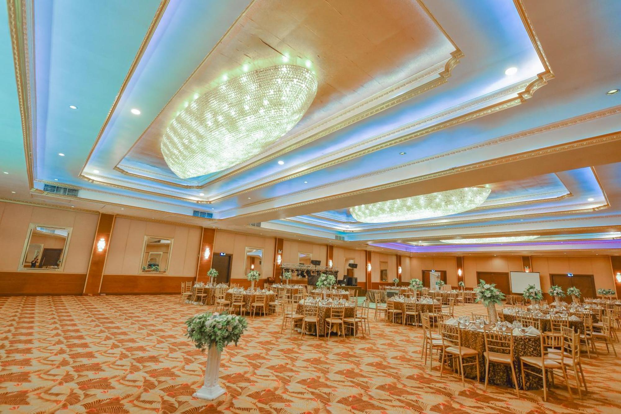 The Full Moon Hotel كاتوناياكى المظهر الخارجي الصورة