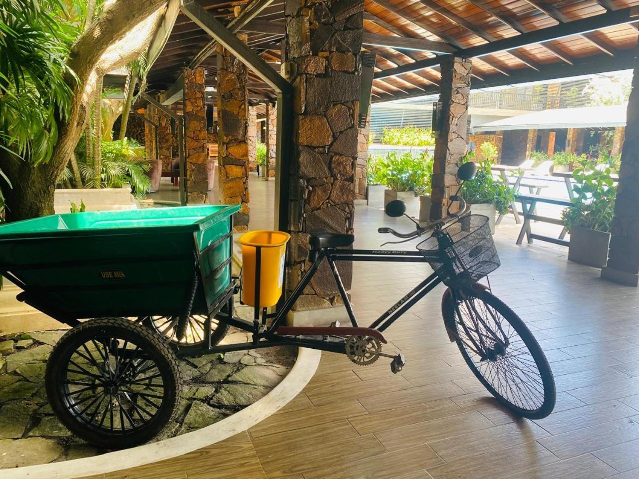 The Full Moon Hotel كاتوناياكى المظهر الخارجي الصورة