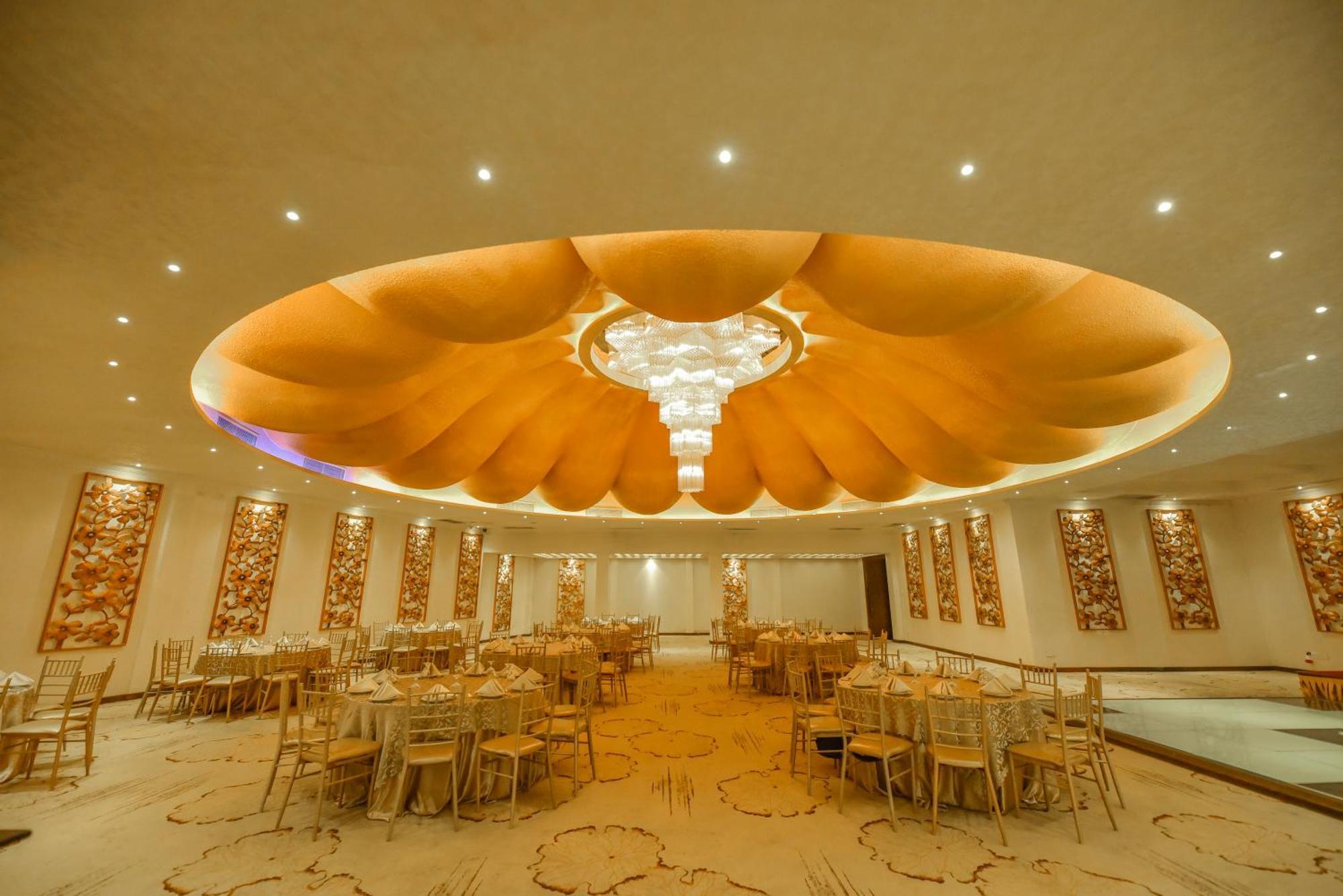 The Full Moon Hotel كاتوناياكى المظهر الخارجي الصورة