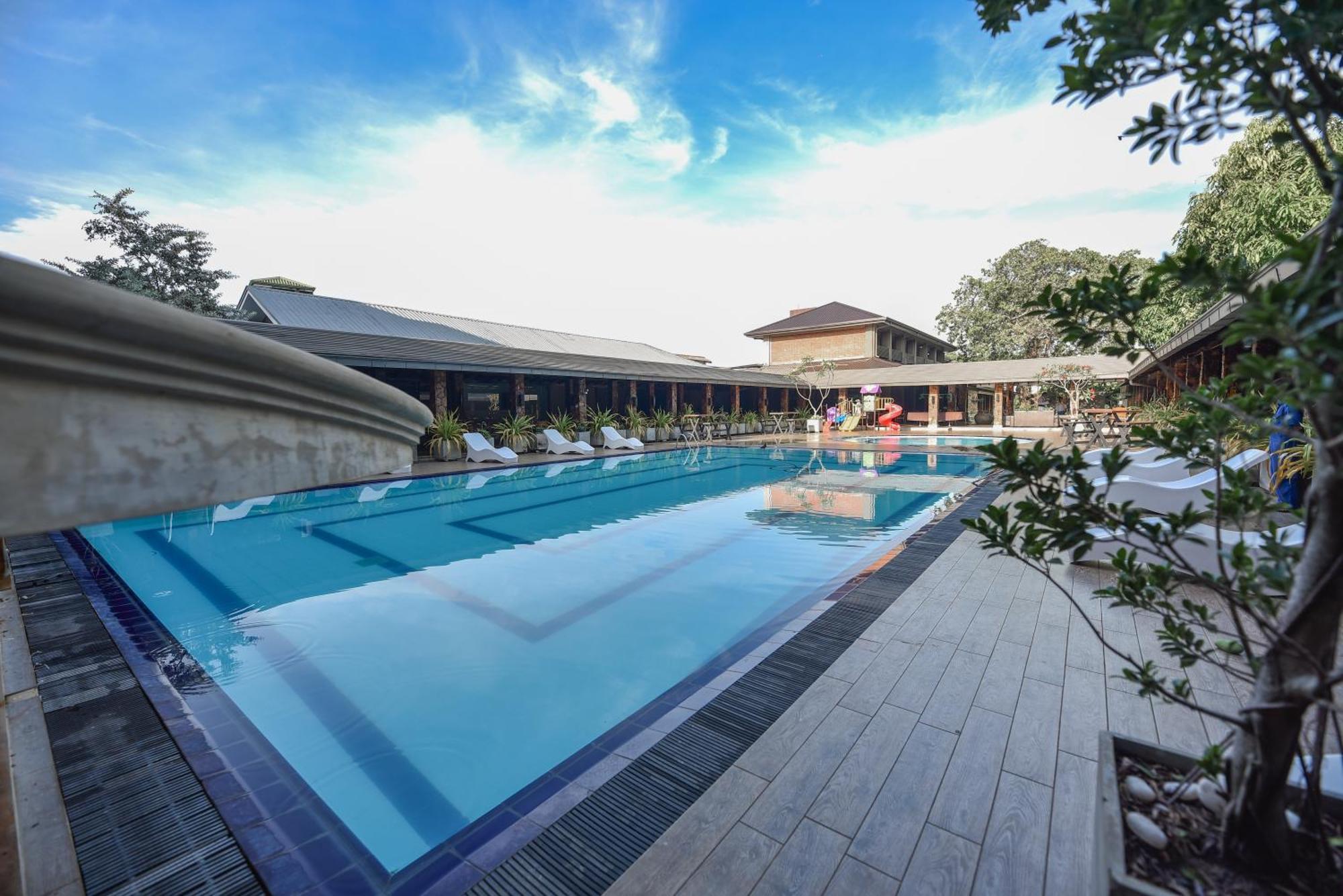 The Full Moon Hotel كاتوناياكى المظهر الخارجي الصورة